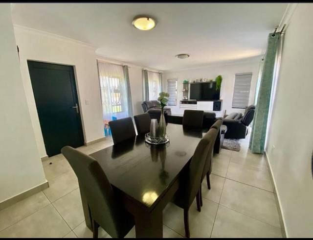 3 BEDROOM HOUSE FOR SALE IN THATCHFIELD